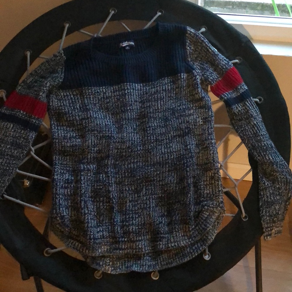 Sweater/shirt - Picture 5 of 5